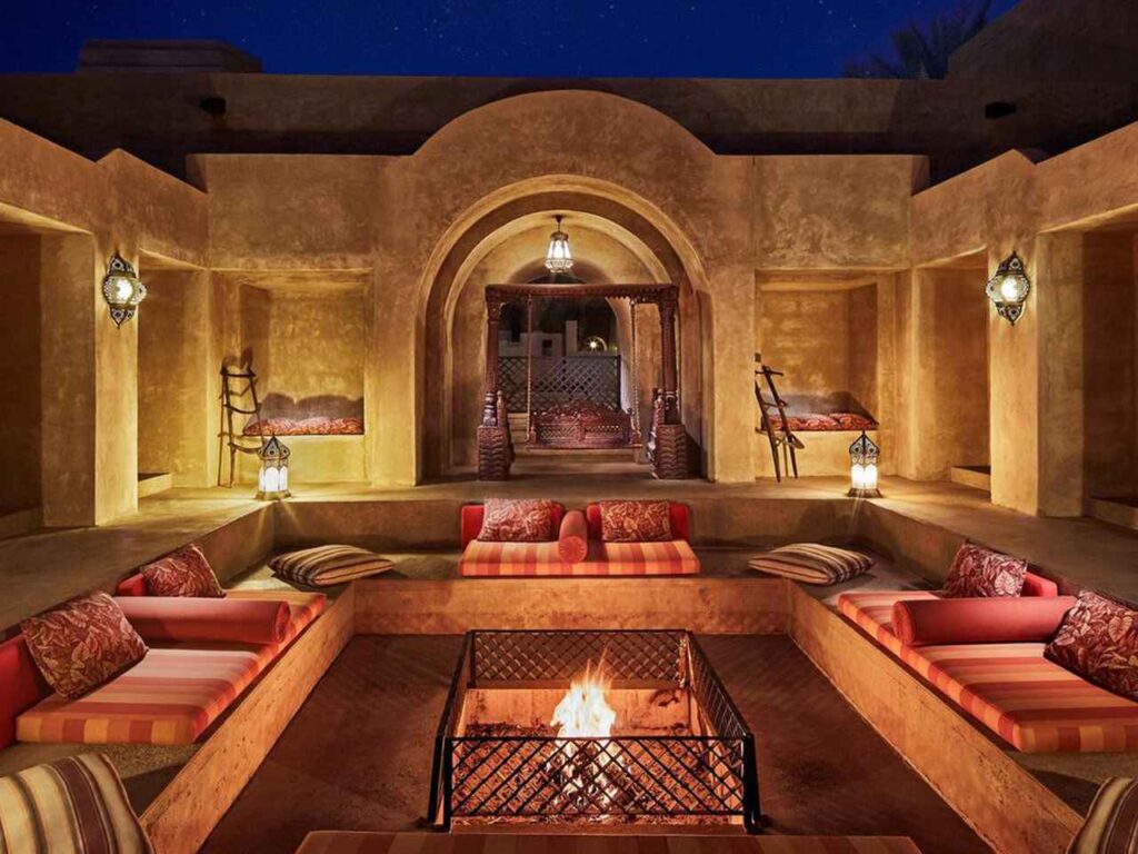 Bab Al Shams Desert Resort lounge