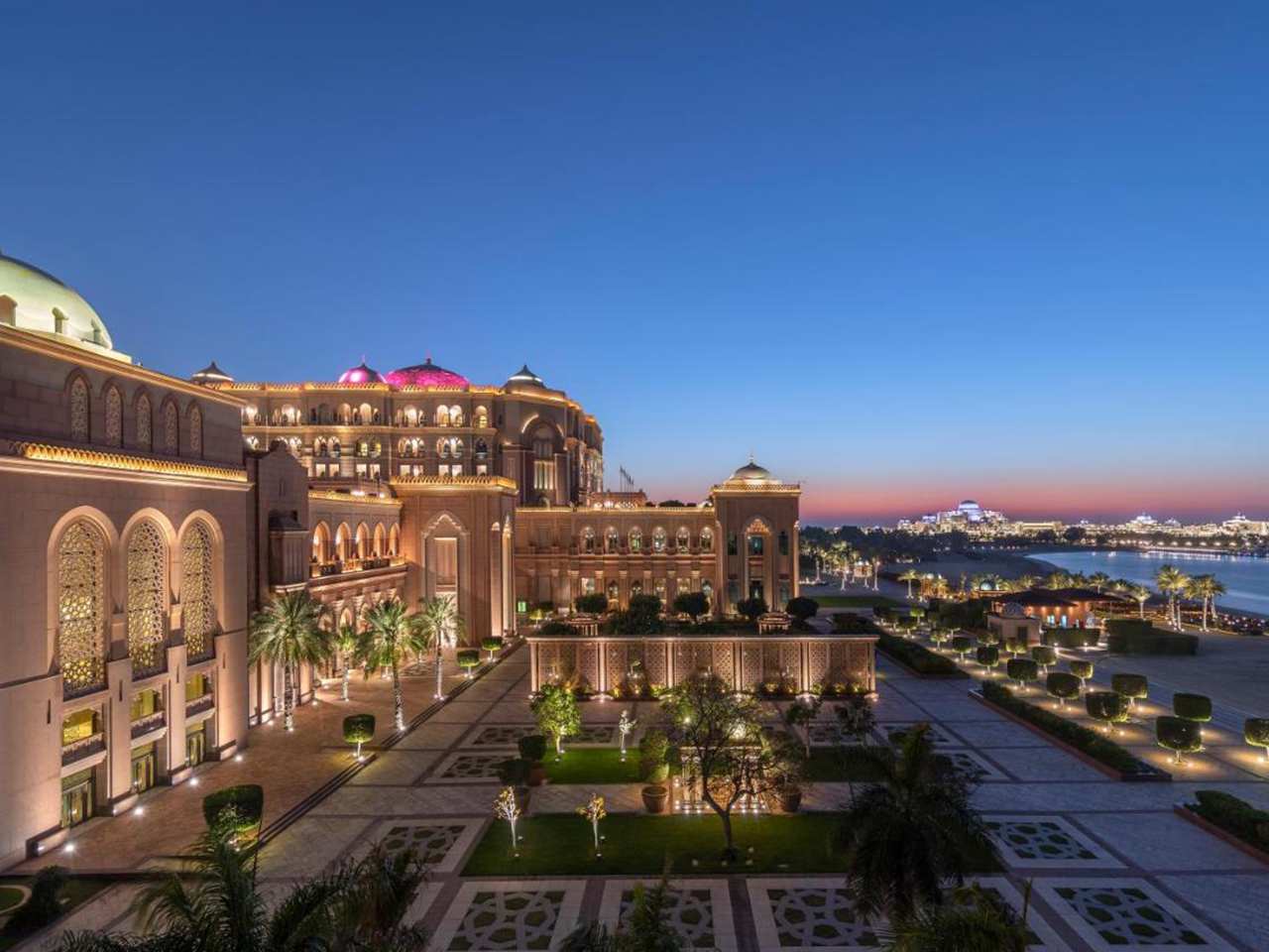 Emirates Palace Abu Dhabi  esterno